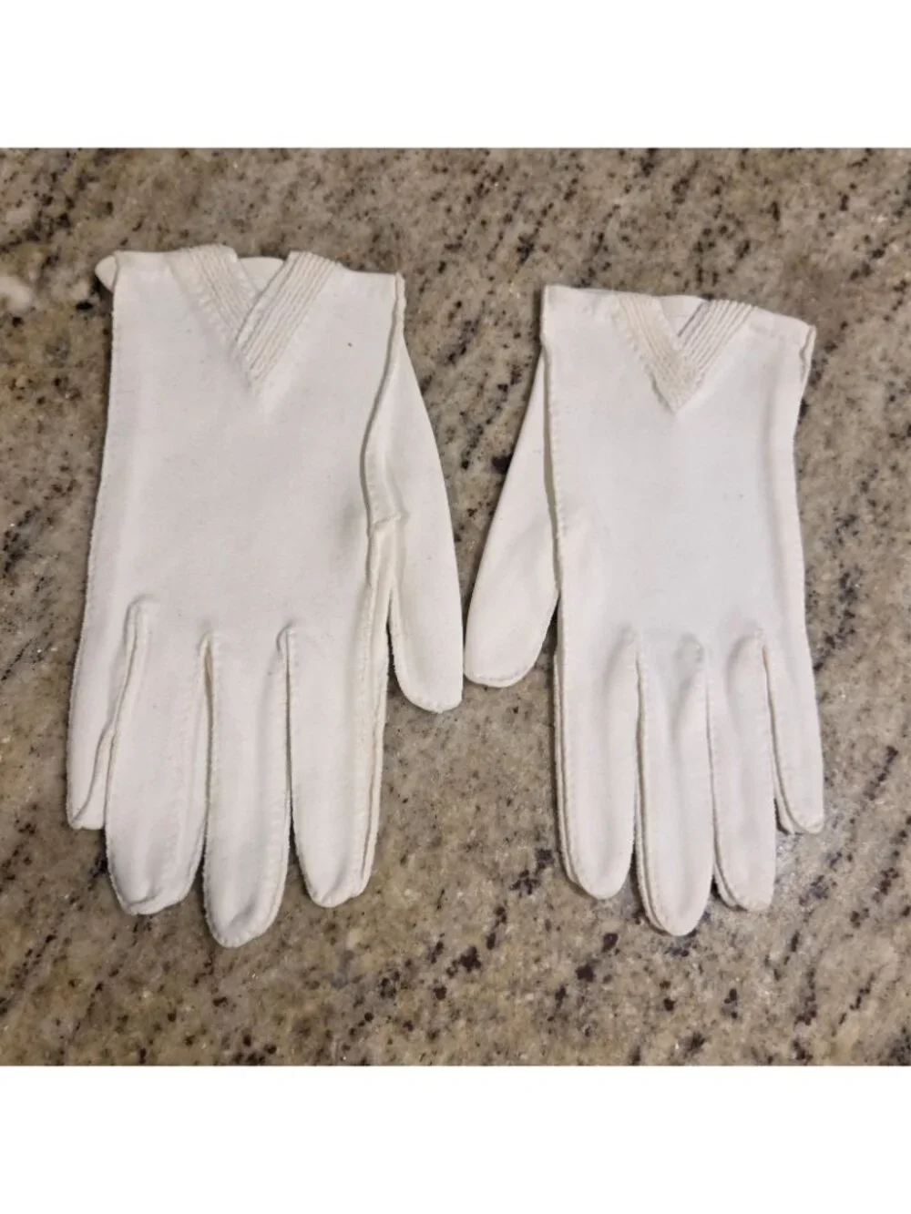 Vintage Womens Size M/L 7 Off-White Cotton Formal Gloves Chevron Notch Wrist